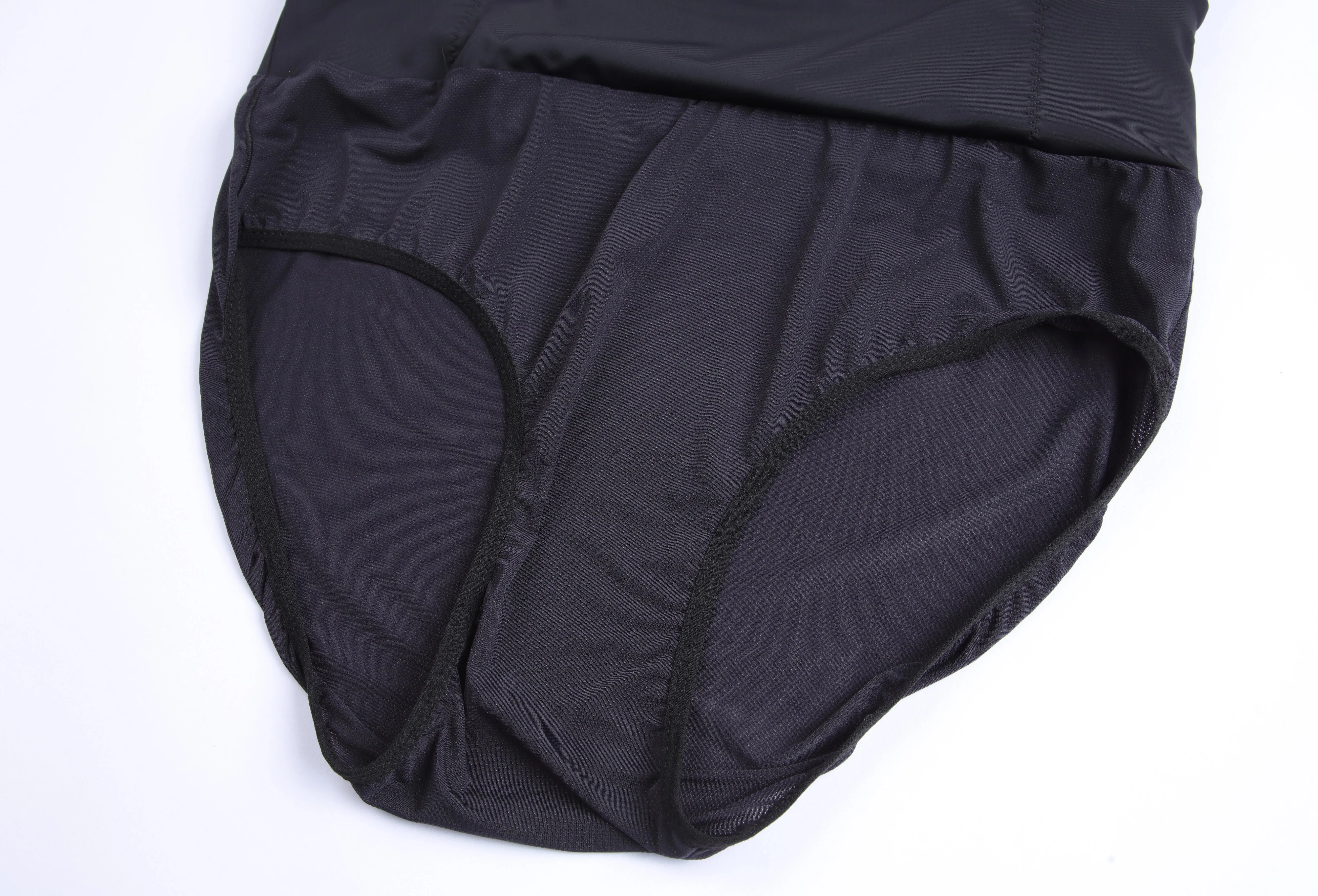 AKIV Multi-Pocket Running Shorts Unisex | Triangular inner | Black