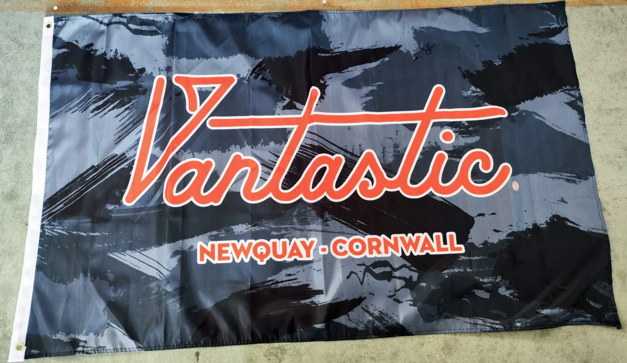 Vantastic Black flag 5ft x 3ft with eyelets